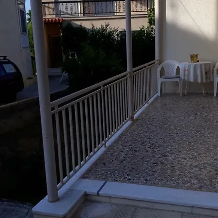 Tatil Evi Johnny & Helena's House Kalampáka