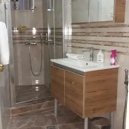 Johnny & Helena's House Tatil Evi