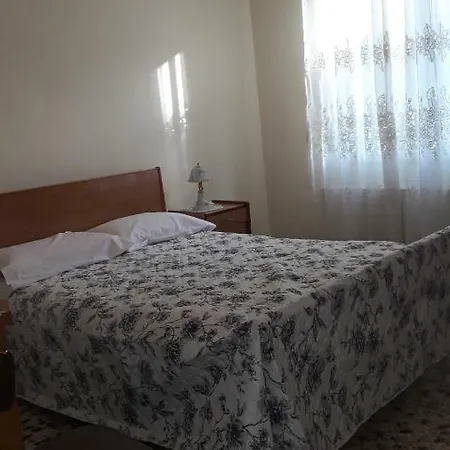 Johnny & Helena's House Tatil Evi