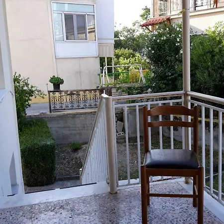 Johnny & Helena's House Tatil Evi